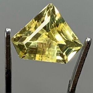 Yellow sapphire gemstone 4.15 carat